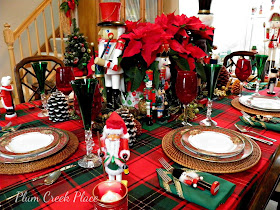 Christmas tablescape, Nutcrackers, Noritaki Royal Hunt, Noel wine flutes 