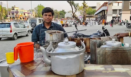 Ravindra Ambekar at tea stall