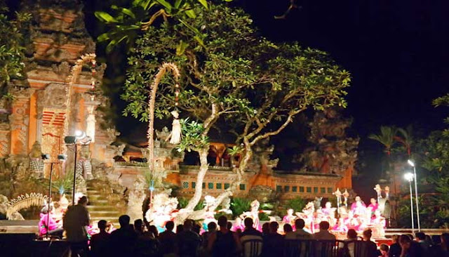 Pura Taman Saraswati, Mengenal Budaya Bali Di Ubud