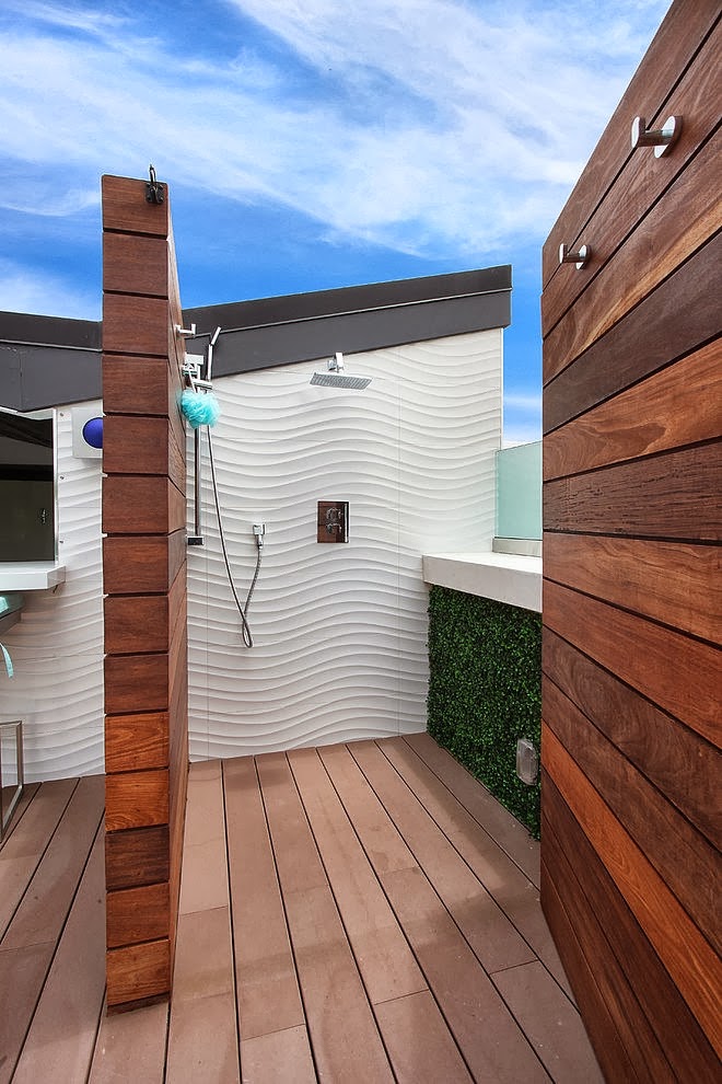 Outdoor shower in Incredible 604 Acacia House by Brandon Architects