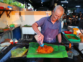 Restoran Tan Ching Hing Hawker Food Centre. Ah Fu Satay in Kluang Johor 阿福沙爹.良记海鲜铁板烧