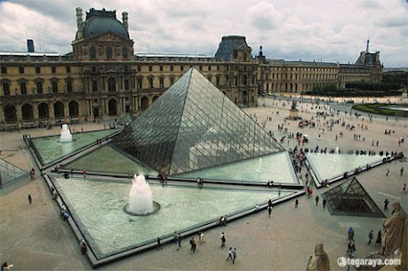 foto Istana Louvre di Kota Paris