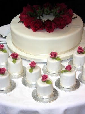 Picture of Roses Mini Wedding Cakes by Centrepiece Cake Designs