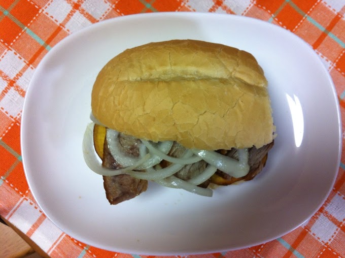 Pan con Chicharrón (Receta Peruana)