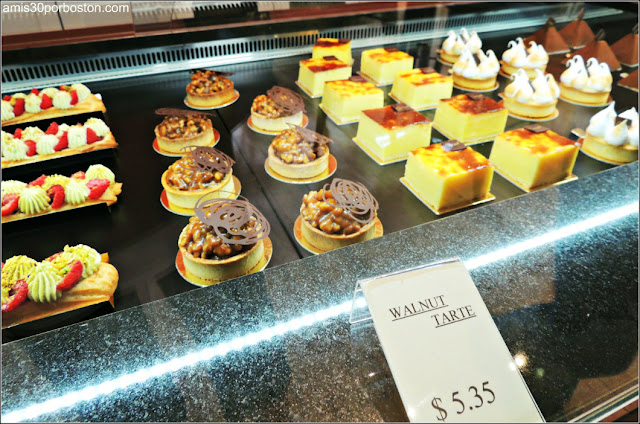 Ruta Gastronómica por Salem: Vitrinas Pasteles Caramel