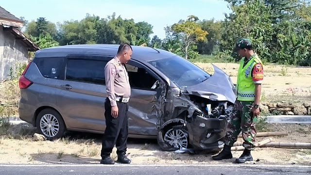 Serempet Bus hingga Beradu Moncong, Dua Kendaraan Ringsek Parah