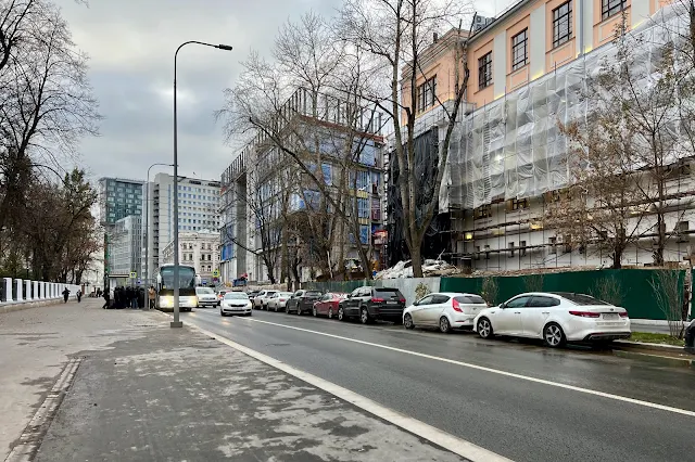 2-я Бауманская улица, строящиеся корпуса Московского государственного технического университета имени Н. Э. Баумана («Бауманская технологическая долина»)