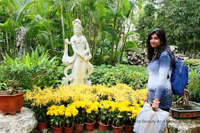 With Kun Iam statue at Jardim De Lou Lim Ioc park(Lou Lim Ieoc Chinese Garden)in Macau,nice tourist spot