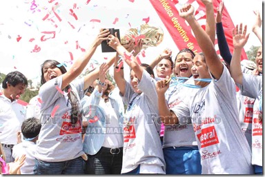 festejo del tricampen femenil unifut 2011