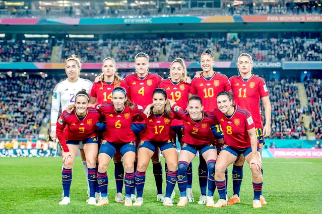 SELECCIÓN DE ESPAÑA FEMENINA. Temporada 2022-23. Cata Coll, Laia Codina, Irene Paredes, Olga Carmona, Jenni Hermoso y Alexia Putellas. Tere Abelleira, Aitana Bonmatí, Alba Redondo, Ona Batlle y Mariona Caldentey. SELECCIÓN DE ESPAÑA FEMENINA 2 🆚 SELECCIÓN DE SUECIA FEMENINA 1 Martes 15/08/2023, 10:00 horas. Copa Mundial Femenina de la FIFA, semifinal. Auckland, Nueva Zelanda, estadio Eden Park: 43.217 espectadores. GOLES: ⚽1-0: 81’, Salma Paralluelo. ⚽1-1: 88’, Rebecka Blomqvist. ⚽2-1: 89’, Olga Carmona.