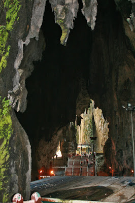 "Temple Cave." Batu Caves. Malaysia. Kuala Lumpur.  "Храмовая пещера". Пещеры Бату. Малайзия. Куала-Лумпур.