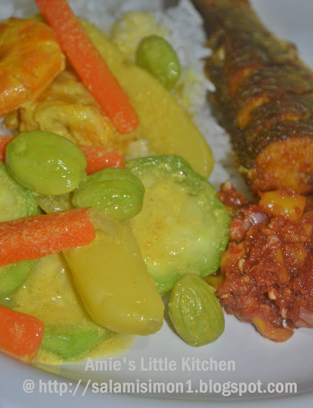 AMIE'S LITTLE KITCHEN: Petola Masak Lemak, Sambal Mangga 