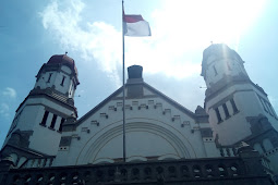 Melihat Merah Putih Berkibar di Depan Lawang Sewu Semarang