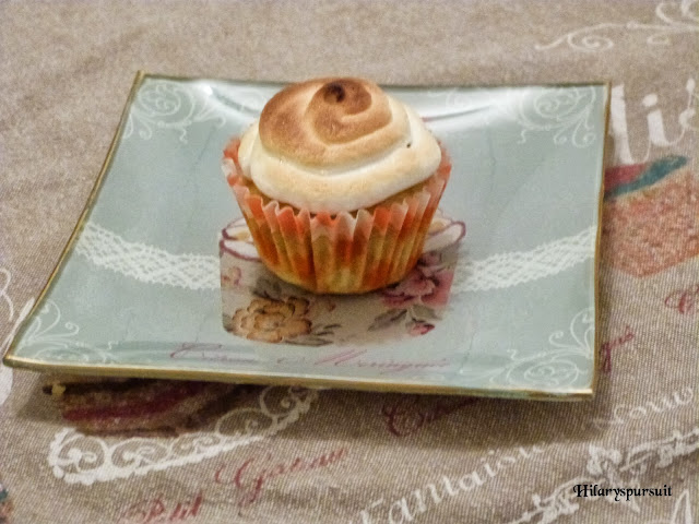 Cupcake rhubarbe-cannelle meringué