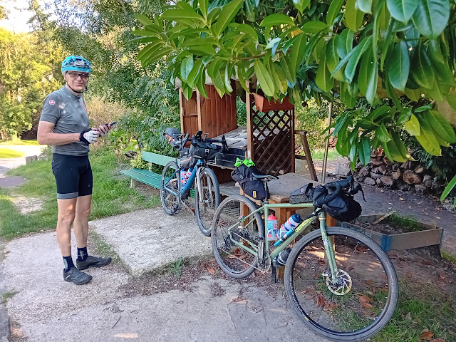 [CR] Mission Brigade de la Chocolatine IDF, de la Seine à la Loire, jour 1. Mardi 22 août 2023 20230822_182938