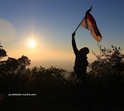 [http://FindWisata.blogspot.com] Mengeksplor Keindahan Alam Lampung Barat Dari Gunung Sejuta Pesona Pesagi