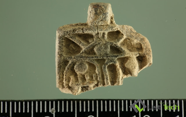 Israel girl Is Found the ancient amulets of 3200 Years Old