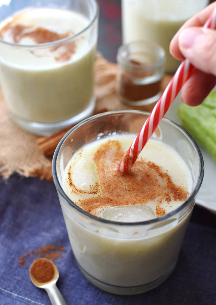 Batido de chayote con leche servido con canela