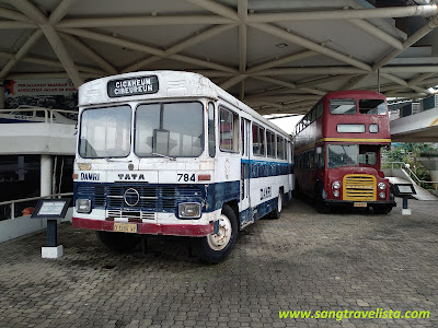 Bus Jadul Museum transportasi taman mini