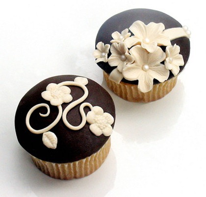 cupcake,baking,creative,cupcakes,cute,black-0d22f935333ec1dc7b50a833c336657f_h