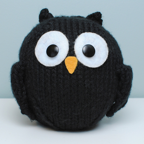 Little Black Owl - Free Knitting Pattern 