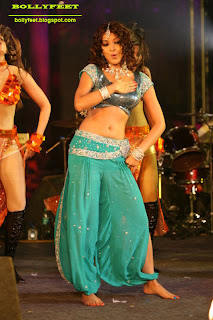 Tanushree Dutta Barefeet at a Dance event photo