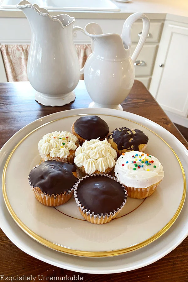 Christmas Cupcake Decorating