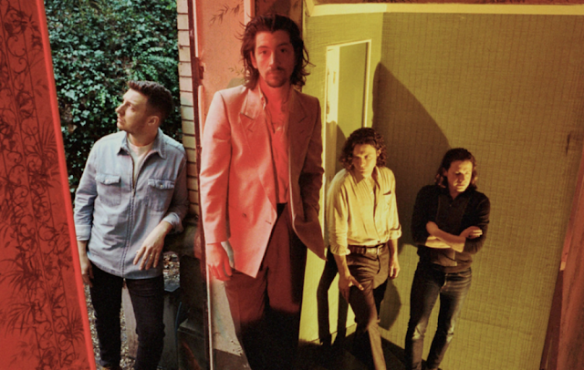 Confira o setlist do 1º show da nova turnê do Arctic Monkeys!