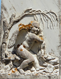 το ταφικό μνημείο της οικογένειας Νικόλαου βαρβιάνη στο Νεκροταφείο της Ζακύνθου