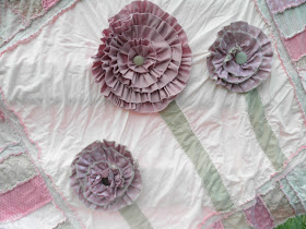 ruffled large flower rag quilt pattern