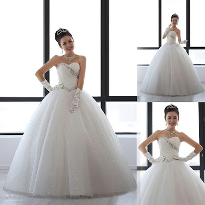 Cute wedding dress; cute wedding gown; small wedding dress; small wedding gown