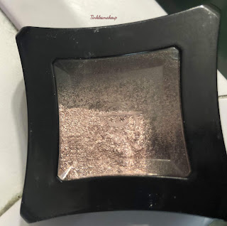 illamasqua_mono_eyeshadow_review