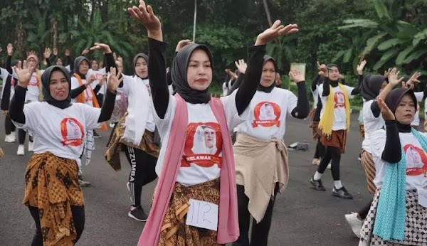 Dukung Puan Maharani Maju Pilpres 2024, Emak-emak Ciamis Gelar Pentas Seni Rampak Jaipong