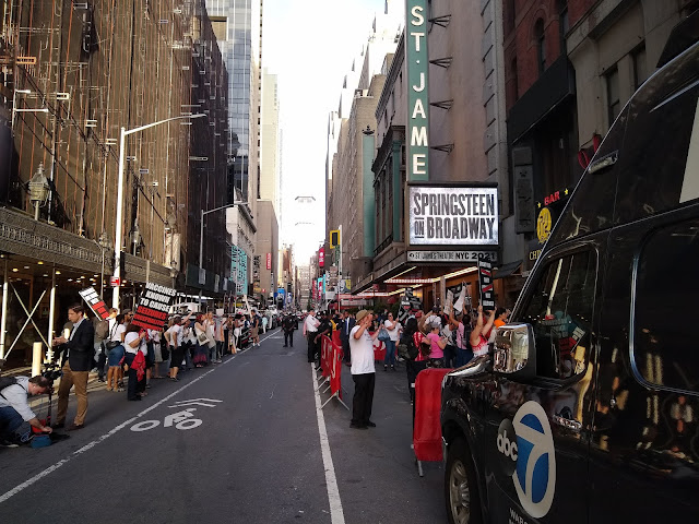 The scene on 44th street before the show