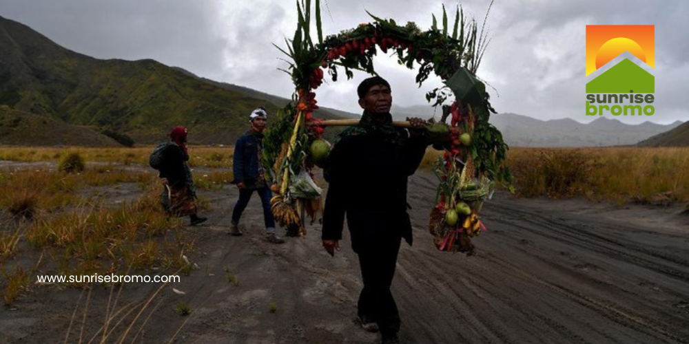 yadnya kasada umat hindu tengger bromo