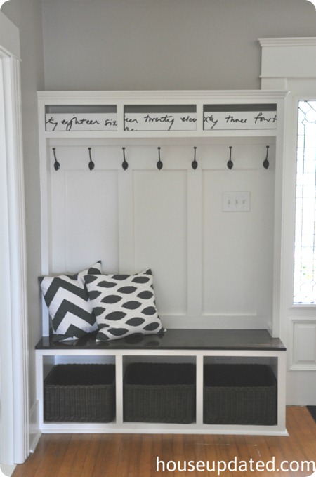 entry-storage-bench-hooks-basket-bins1