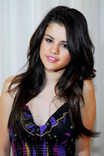 selena gomez cute pics. And Actress Selena Gomez