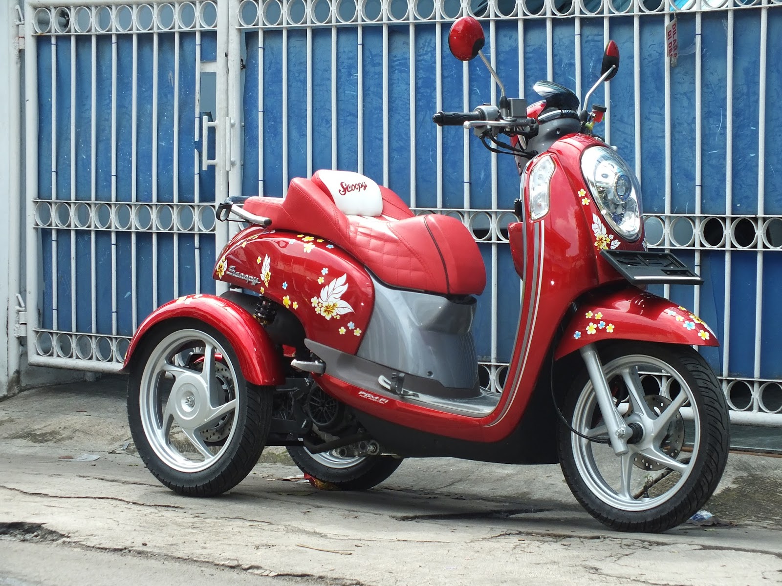 Oracle Modification Concept HONDA SCOOPY MODIFIKASI RODA 3 Konsep