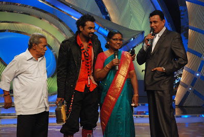 Remo with his parents on the sets of Zee TV's Dance India Dance