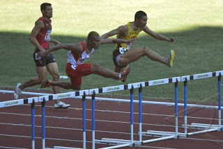 Makalah Atletik Lengkap Beserta Gambarnya