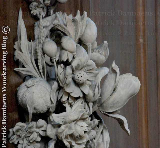 Grinling Gibbons houtsnijwerk in St James's kerk Piccadilly in London |  Hoog reliëf houtsnijwerk in lindehout.