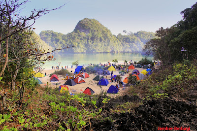 keindahan pulau sempu di malang