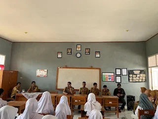 **Tiyuh Gunung Menanti Lakukan Sidak ke SMA Negeri 04 Gunung Menanti: Dorong Kesadaran Disiplin dalam Pendidikan**