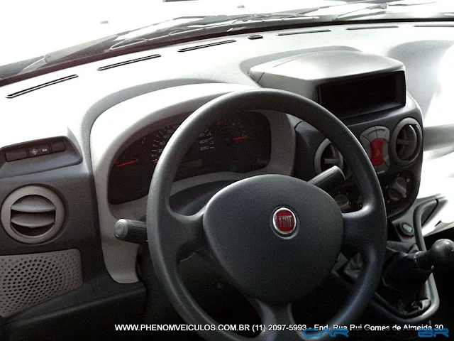 Fiat Doblò Cargo 2012 1.4 Flex - console central