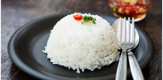 Nasi putih, makanan yang merusak kulit