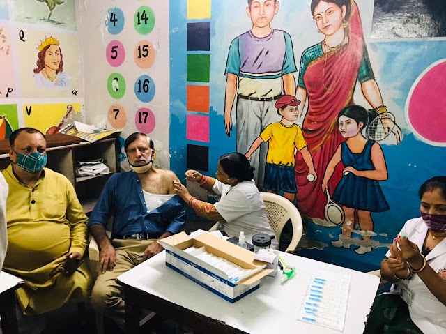  पार्षद—86 आनंद गुप्ता द्वारा आयोजित कैम्प में 500 लोगों को लगी वैक्सीन