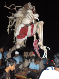 Pawai Ogoh Ogoh Saat Pengerupukkan