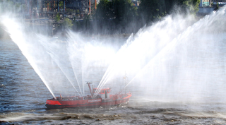 Kapal pemadam kebakaran