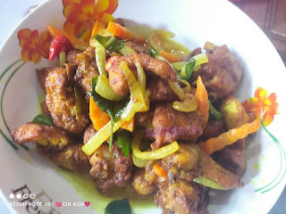 ayam goreng kunyit