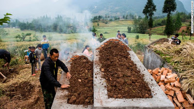 Cerita Horor, Penampakan Sosok Hantu Menyeramkan di Kuburan China